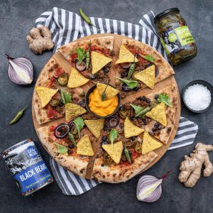 Pizza z fasolą papryczkami jalapeno i nachosami Marcin Kozicki Co dziś zjemy Casa de Mexico