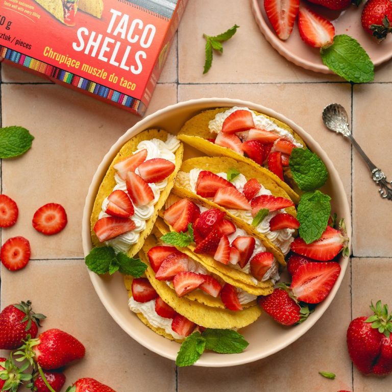 Taco z&nbsp;kremem i&nbsp;truskawkami