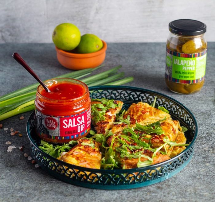 Omlet z siekanej tortilli z jajkiem i szynką z jalapeno Casa del Sur