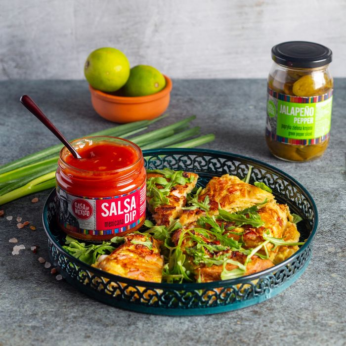 Omlet z siekanej tortilli z jajkiem i szynką z jalapeno Casa del Sur