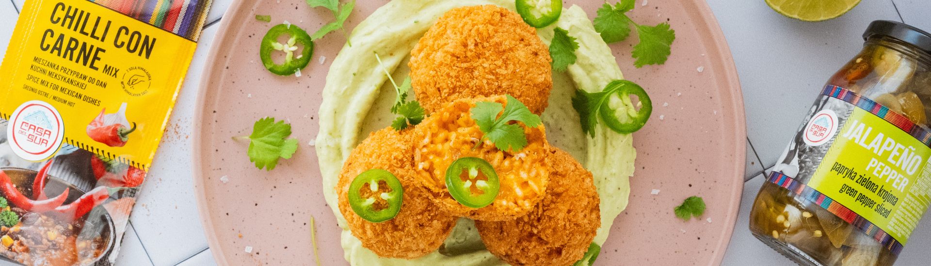 Meksykańskie arancini z jalapeno i cheddarem oraz pysznym kremowym sosem z awokado i kolendrą Gotuj z Diego Casa del Sur