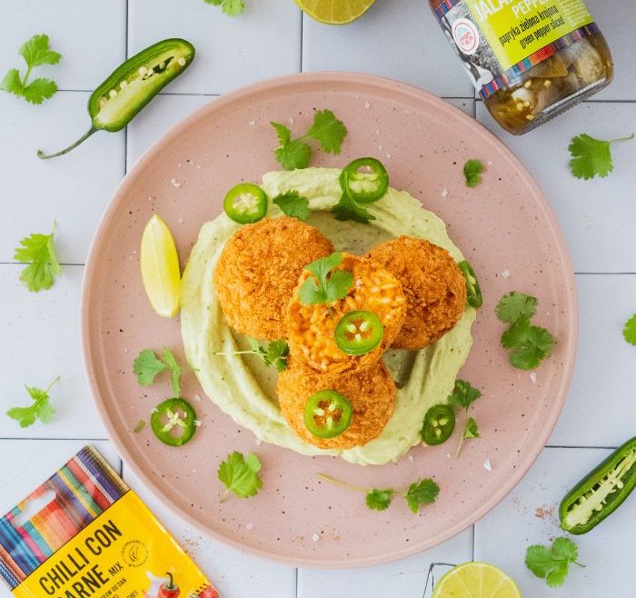 Meksykańskie arancini z jalapeno i cheddarem oraz pysznym kremowym sosem z awokado i kolendrą Gotuj z Diego Casa del Sur
