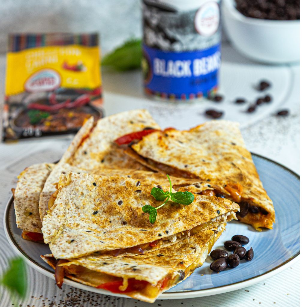 Gorąca quesadilla z serem i kurczakiem Casa del Sur